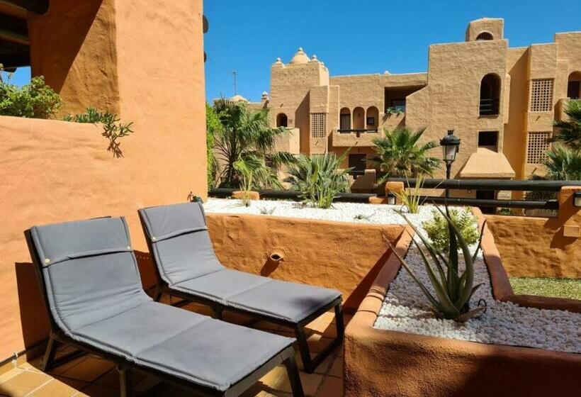 Superb 2 Bed Apartment In Duquesa