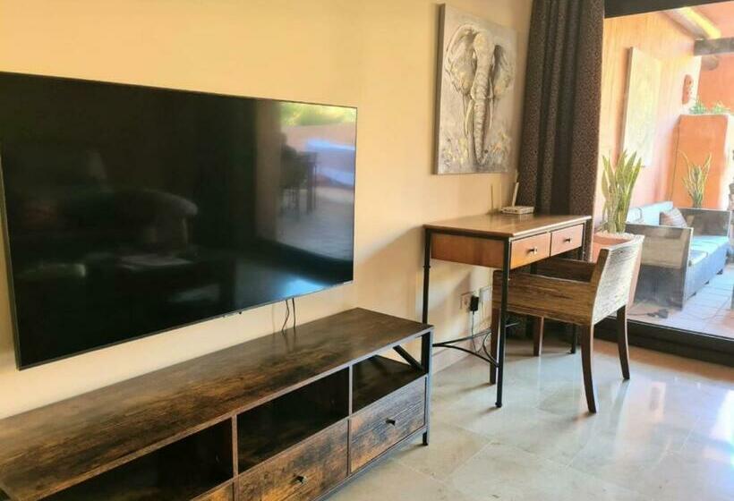 Superb 2 Bed Apartment In Duquesa