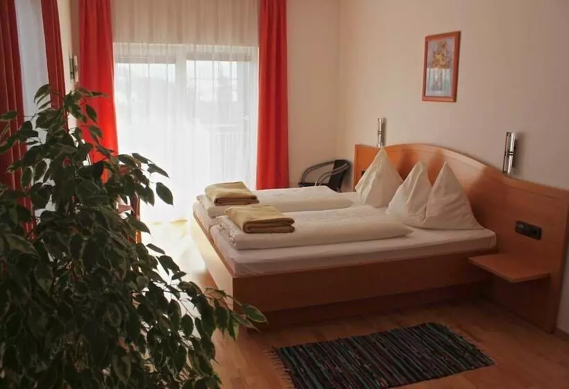 Garni Hotel Villa Tamara