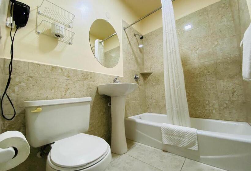 Отель A 1 A Super Inn