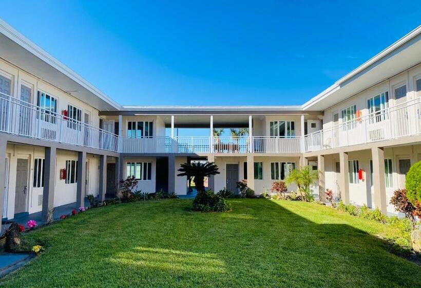 Отель A 1 A Super Inn