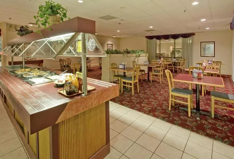 Отель Americas Best Value Inn Forest
