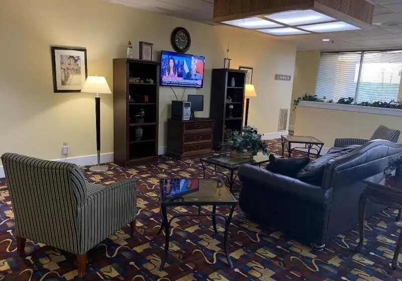 Отель Americas Best Value Inn Forest