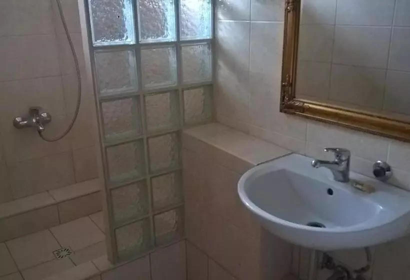 בית מלון כפרי Aquacentrum