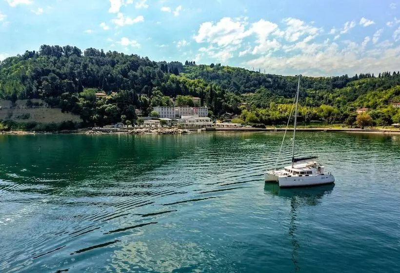 هتل Barbara Piran Beach
