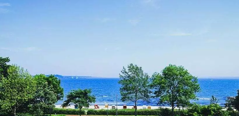 Отель Beachside