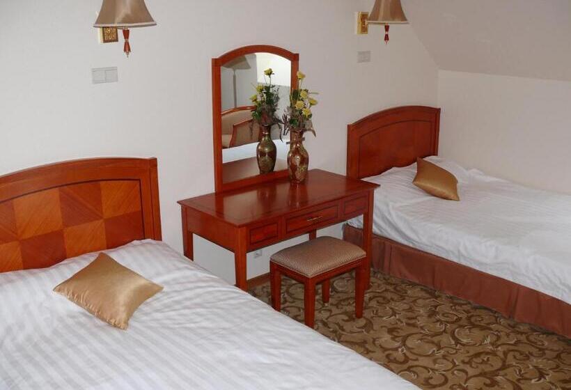 ホテル Bellevue Esztergom