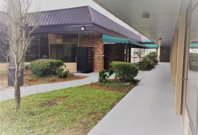 ホテル Columbus Inn & Suites