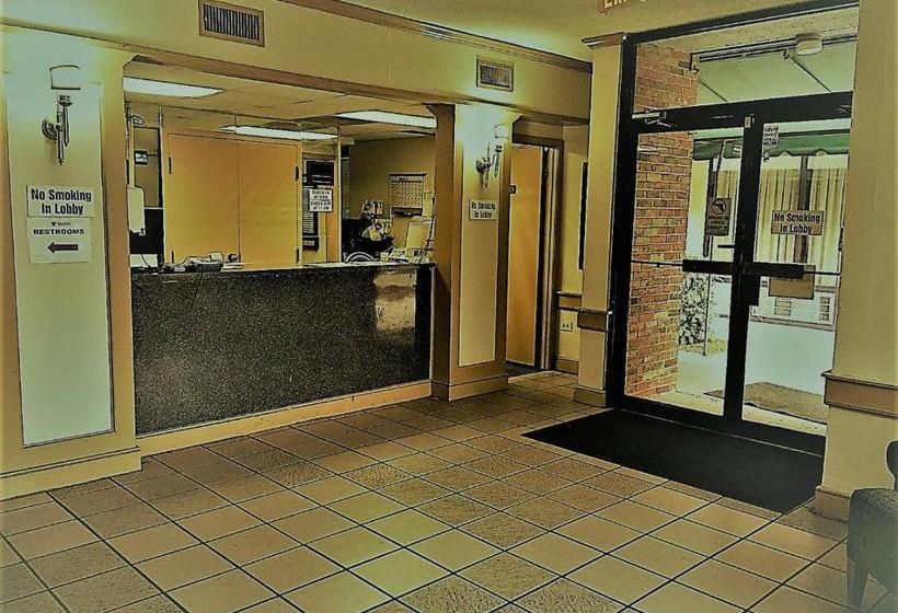 Отель Columbus Inn & Suites