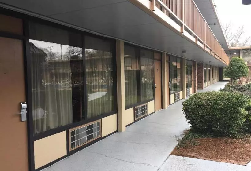 ホテル Columbus Inn & Suites