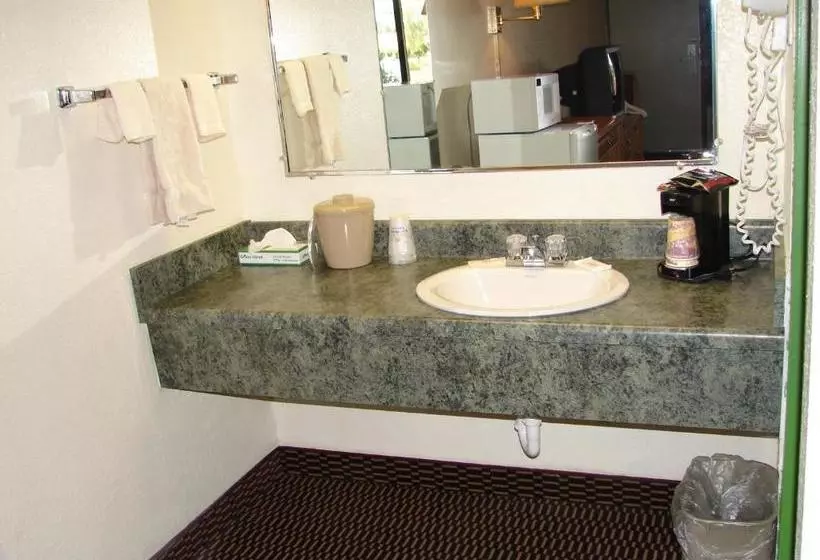 ホテル Columbus Inn & Suites