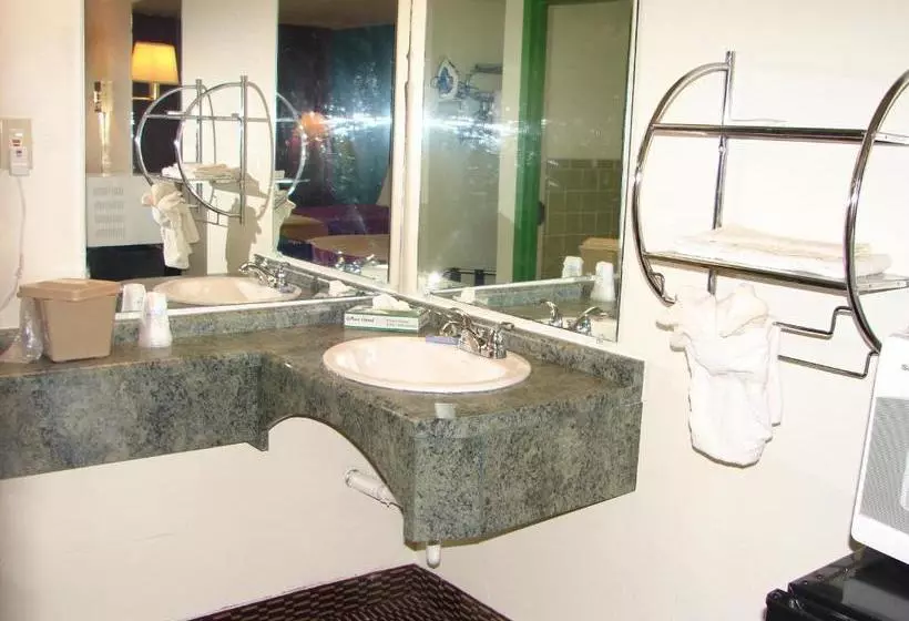 ホテル Columbus Inn & Suites