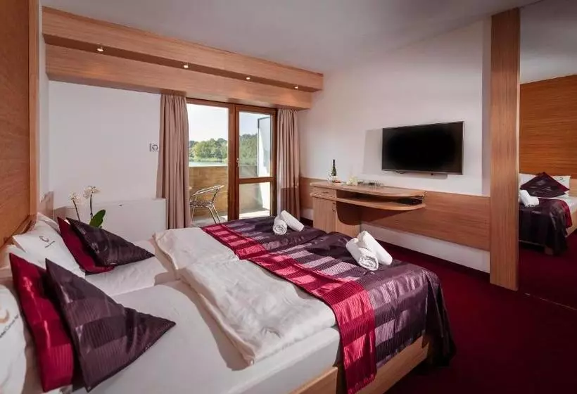 Отель Corvus Aqua