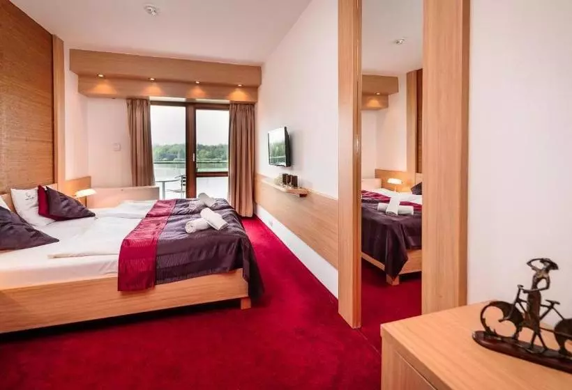 Отель Corvus Aqua