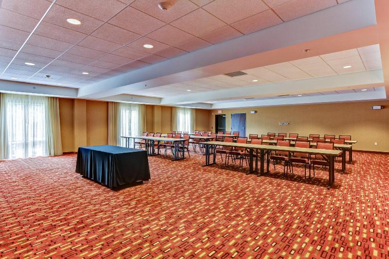 فندق Courtyard By Marriott Bridgeport Clarksburg