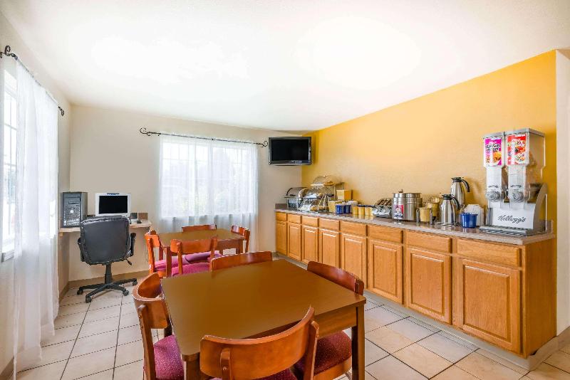 בית מלון כפרי Days Inn By Wyndham Andover