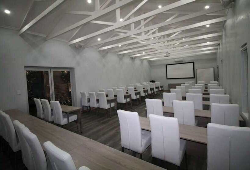 ホテル Dersley Manor