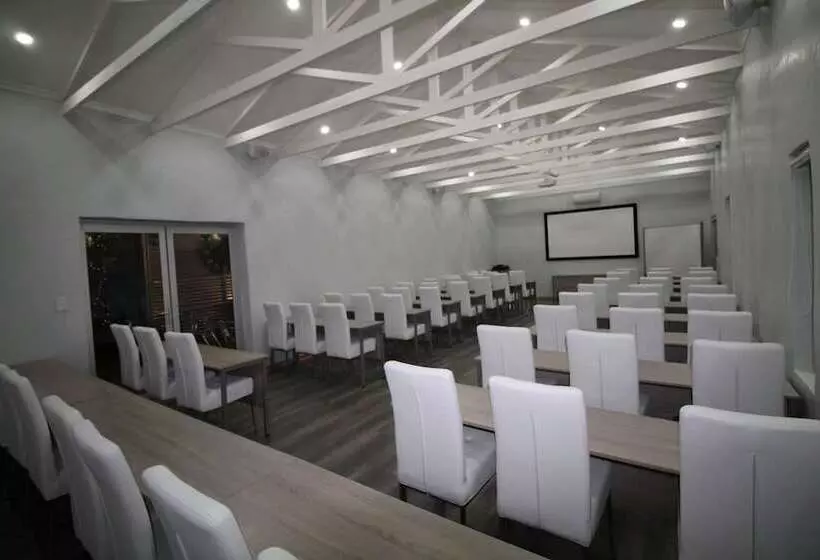 酒店 Dersley Manor