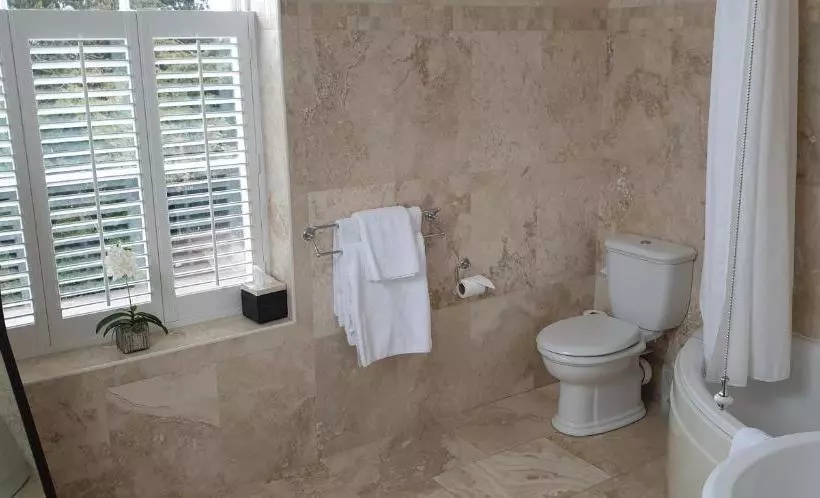 בית מלון כפרי Dovecliff Hall