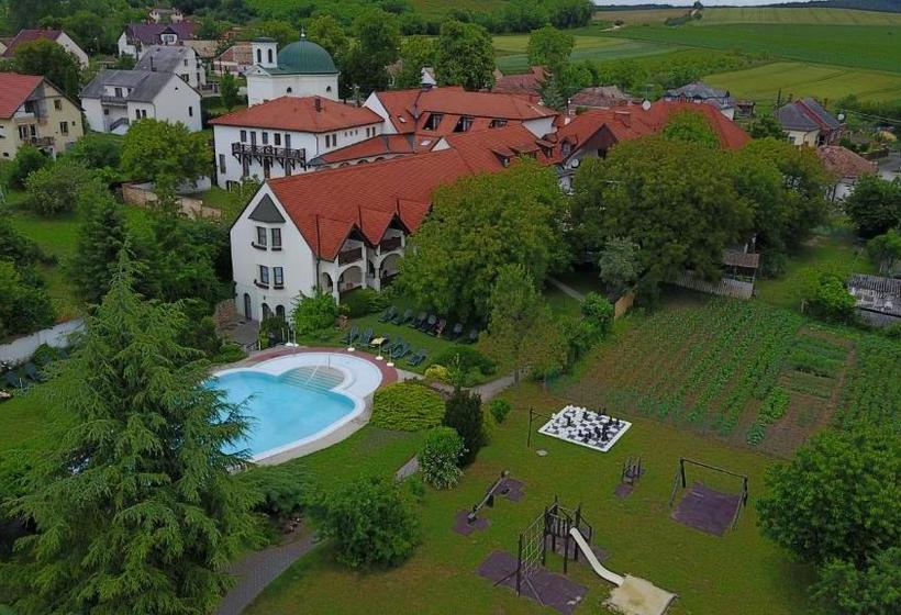 בית מלון כפרי Hasik