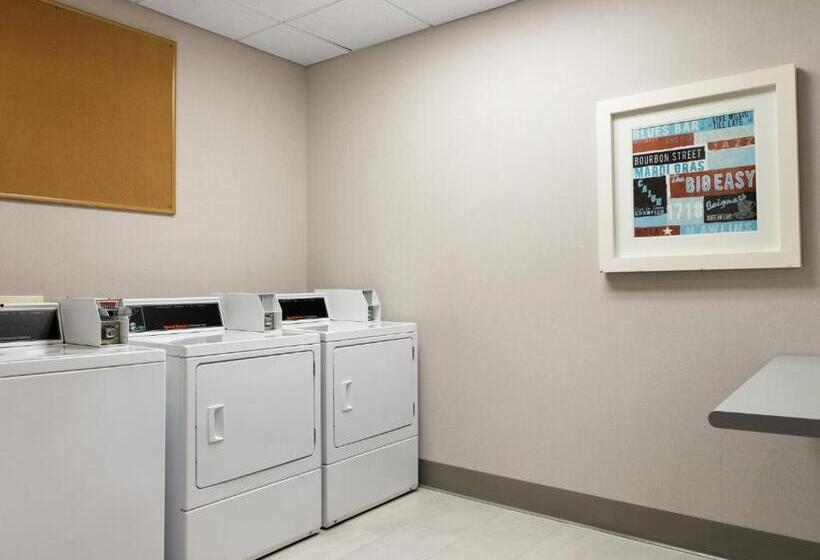 호텔 Holiday Inn Express And Suites New Orleans Airport, An Ihg