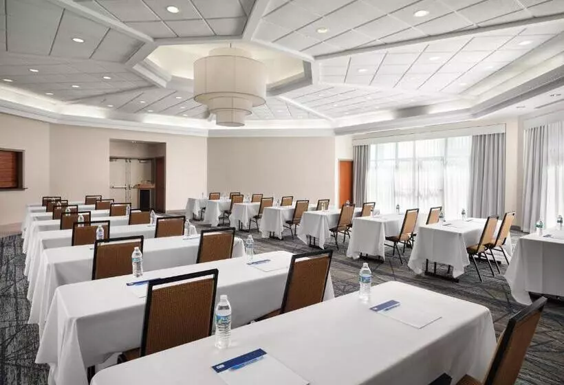 호텔 Holiday Inn Express And Suites New Orleans Airport, An Ihg