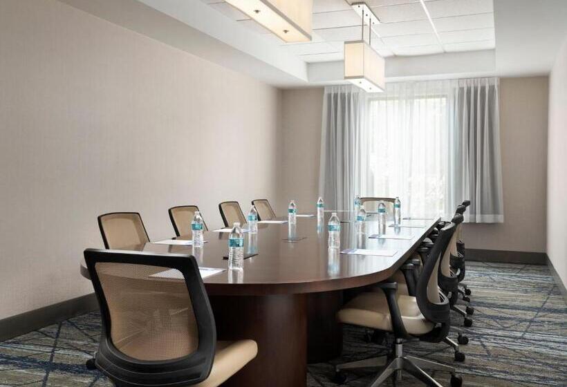 호텔 Holiday Inn Express And Suites New Orleans Airport, An Ihg