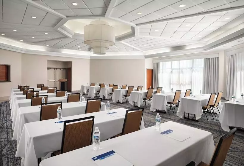 호텔 Holiday Inn Express And Suites New Orleans Airport, An Ihg