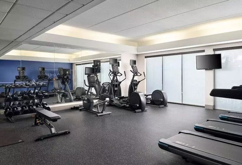 호텔 Holiday Inn Express And Suites New Orleans Airport, An Ihg