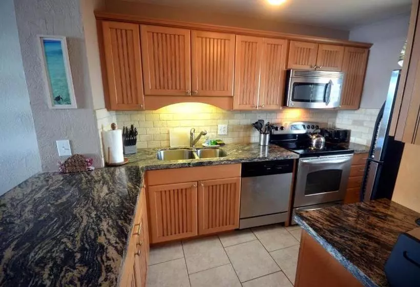 호텔 Menehune Shores