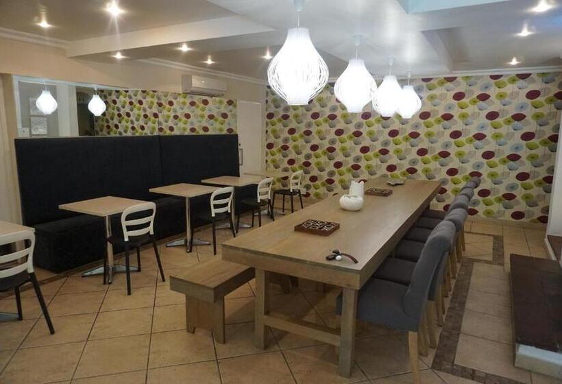 ホテル Midrand Conference Centre