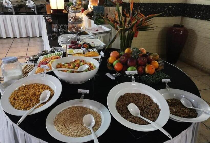 ホテル Midrand Conference Centre