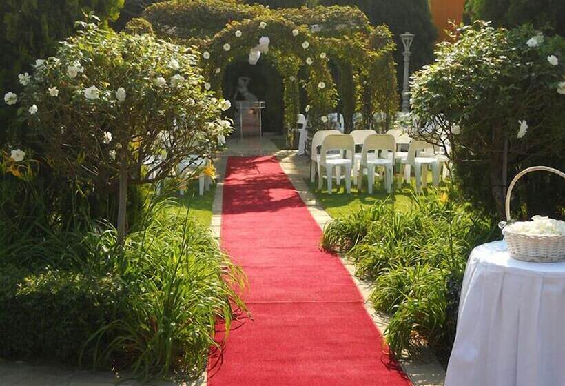 ホテル Midrand Conference Centre