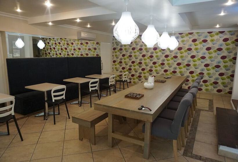 ホテル Midrand Conference Centre