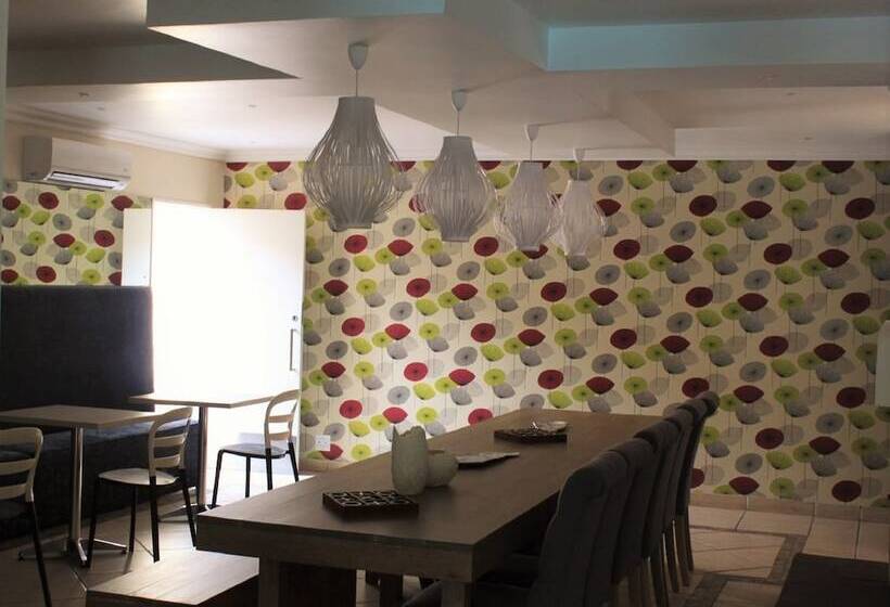 ホテル Midrand Conference Centre