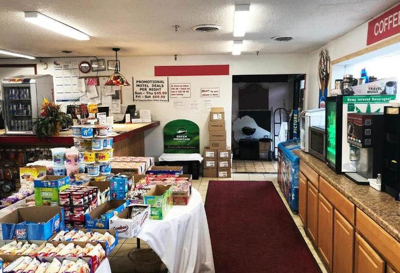 בית מלון כפרי Red Carpet Inn Coxsackie