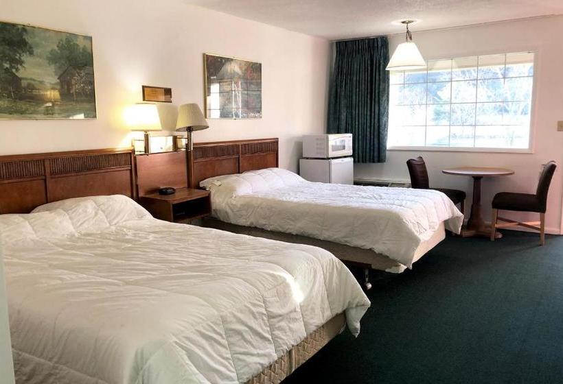 בית מלון כפרי Red Carpet Inn Coxsackie