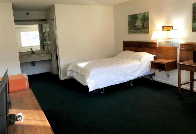 בית מלון כפרי Red Carpet Inn Coxsackie