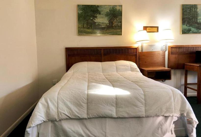 בית מלון כפרי Red Carpet Inn Coxsackie