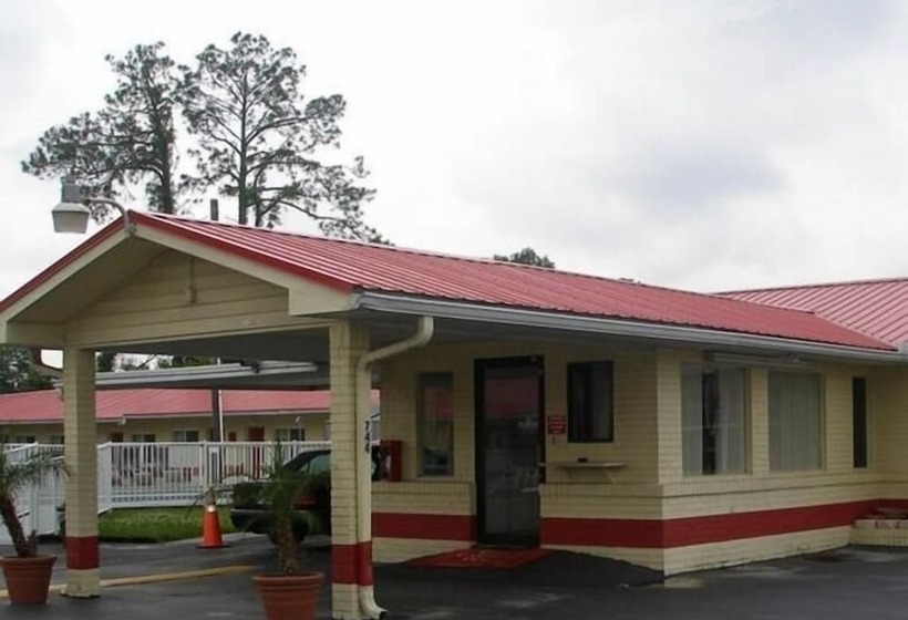 فندق Red Carpet Inn Starke