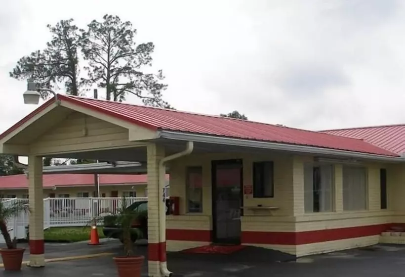 Hotel Red Carpet Inn Starke