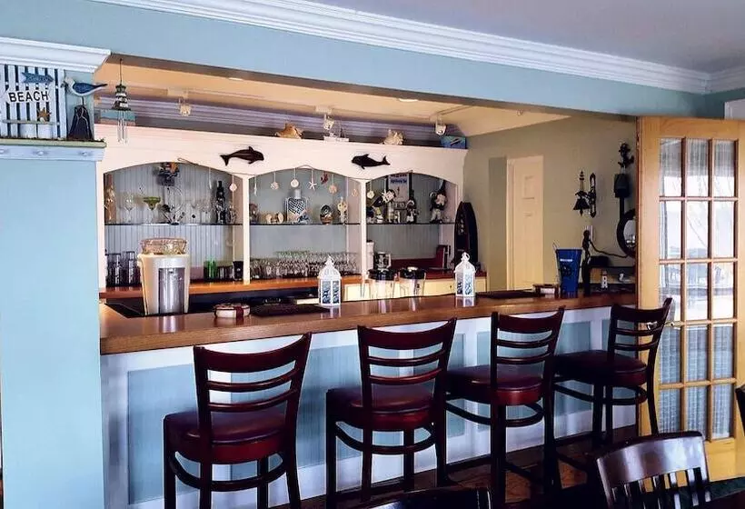 Surfside Hotel And Suites