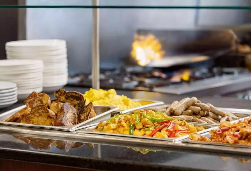 Viana Hotel And Spa, Trademark Collection By Wyndham