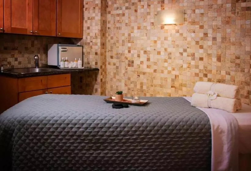 Viana Hotel And Spa, Trademark Collection By Wyndham