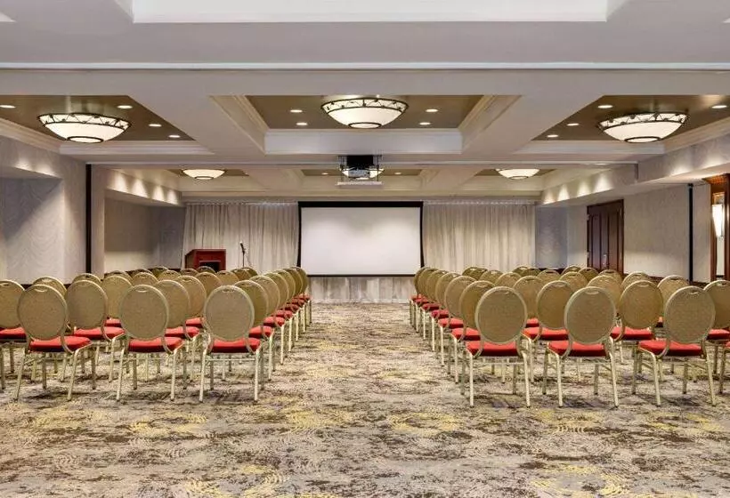 Viana Hotel And Spa, Trademark Collection By Wyndham