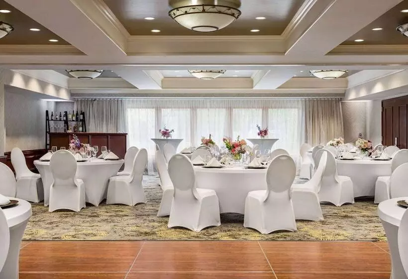 Viana Hotel And Spa, Trademark Collection By Wyndham