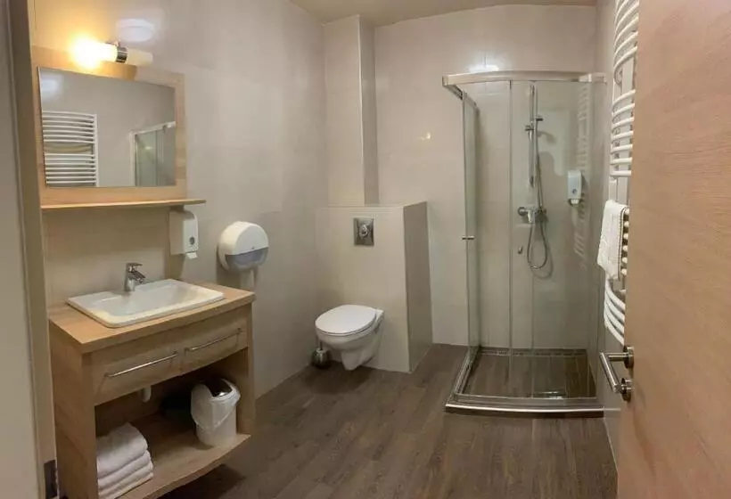 Nimród Hotel és ètterem