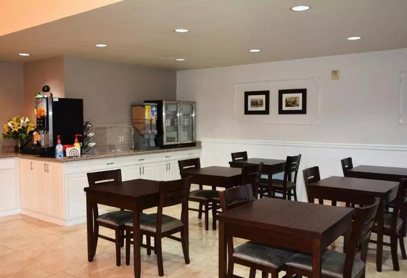 פנסיון Fairbridge Inn & Suites Dupont