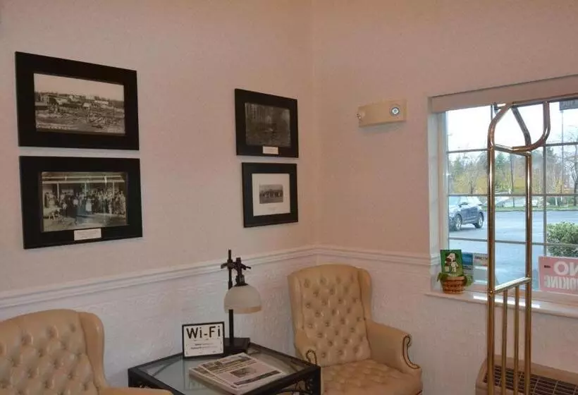 פנסיון Fairbridge Inn & Suites Dupont