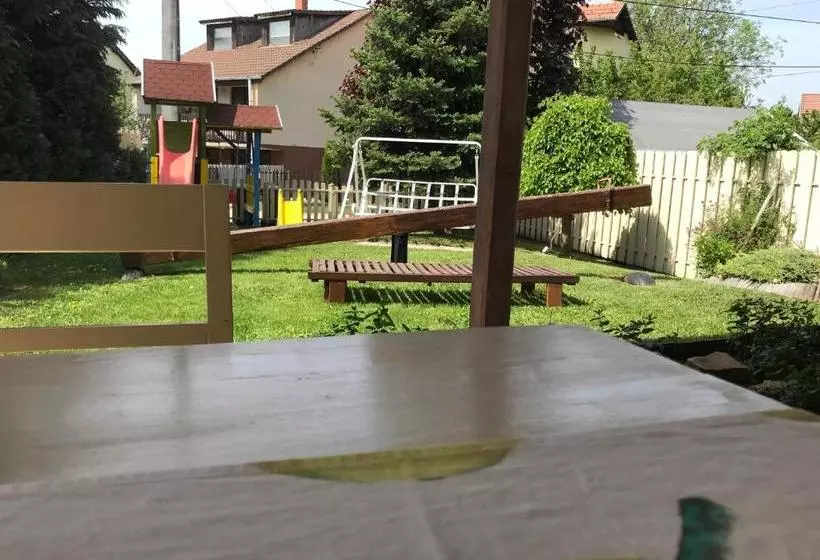 ペンション Kis Szárcsa Vendégház